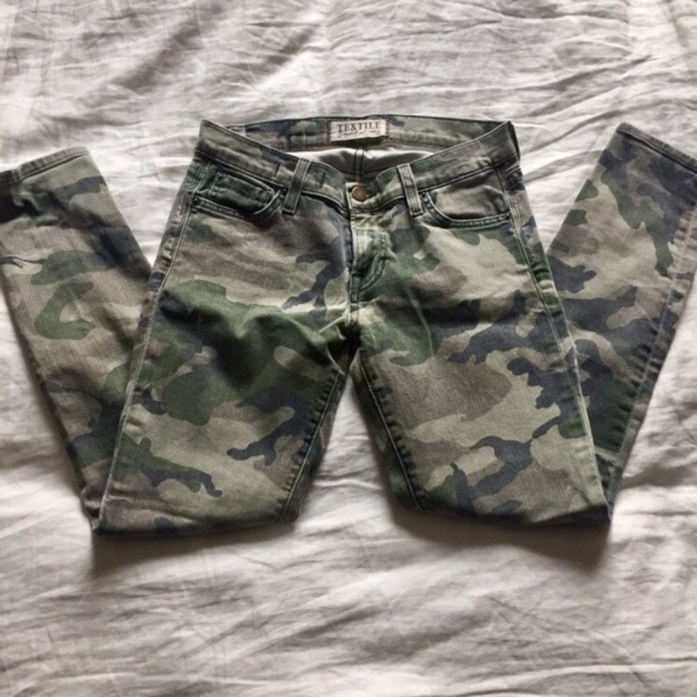 ELIZABETH & JAMES Ozzy Camo Skinny Jeans {C31} - Picture 4 of 11